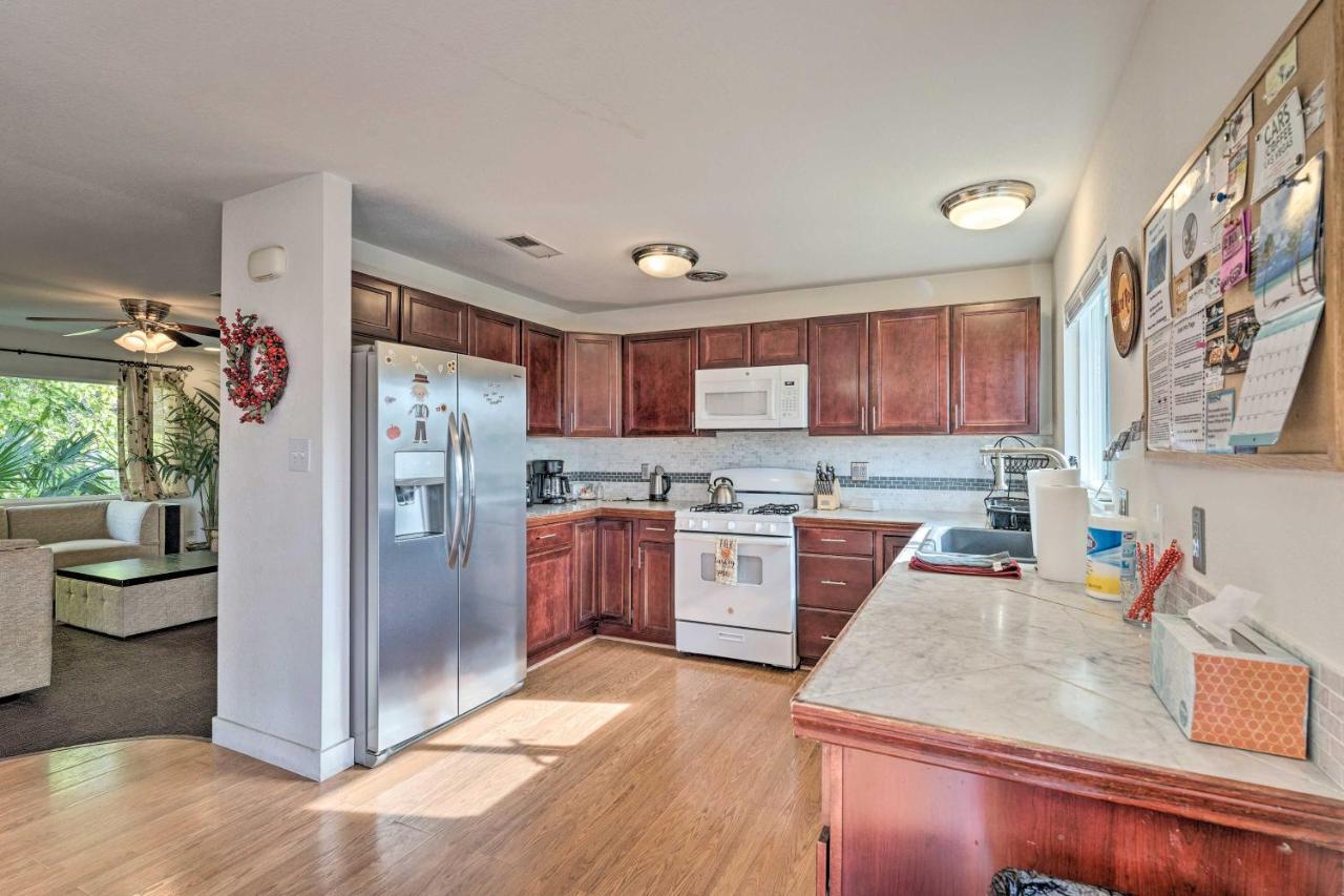 Vegas Oasis Home With Pool And Spa 7 Miles To Strip 拉斯维加斯 外观 照片